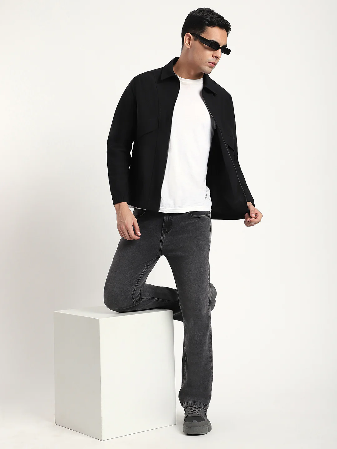 Black Lightweight Windbreaker Jacket - Image 9