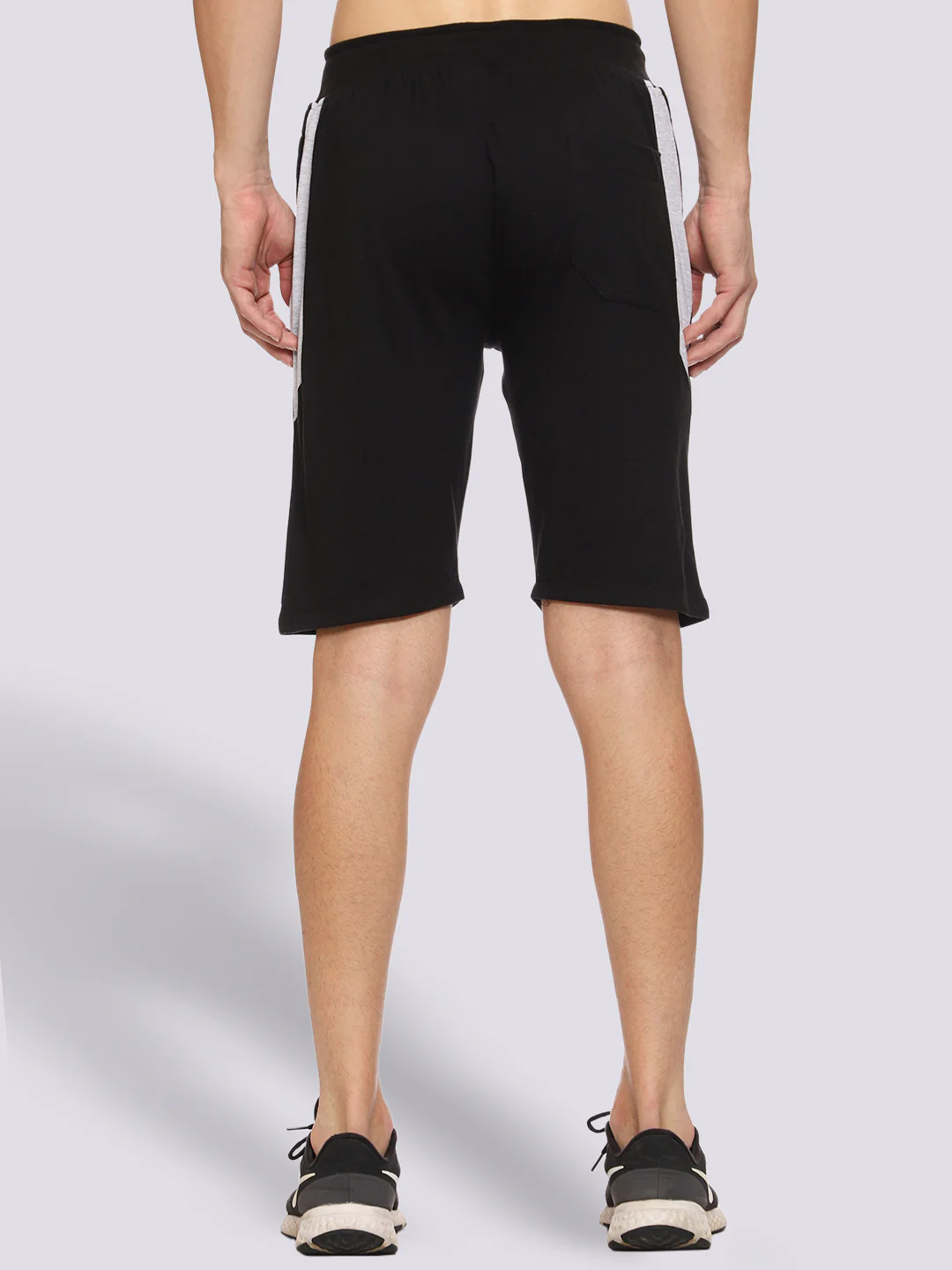 Black Color-Blocked Shorts For Men - Image 5